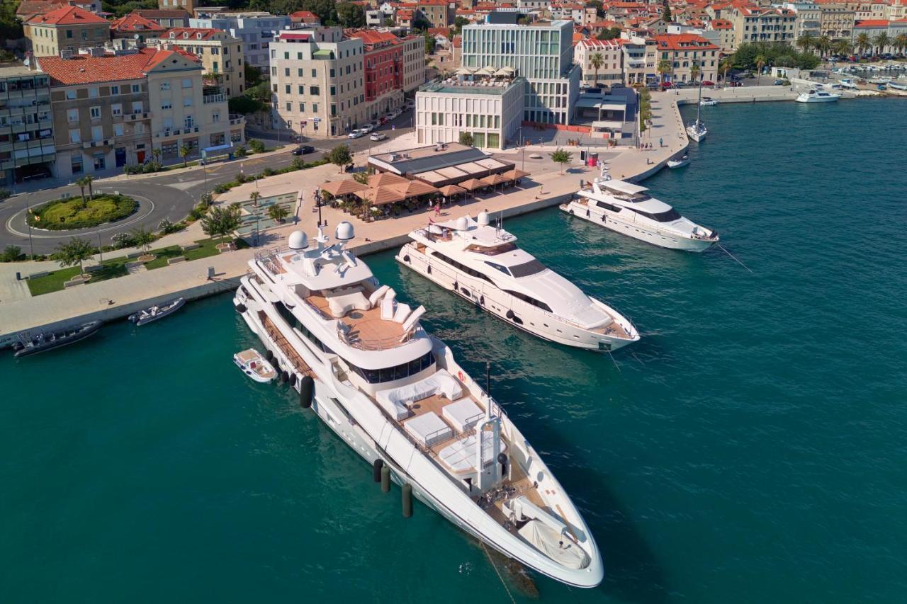 Hotel Ambasador Split Kültér fotó The Port of Trogir