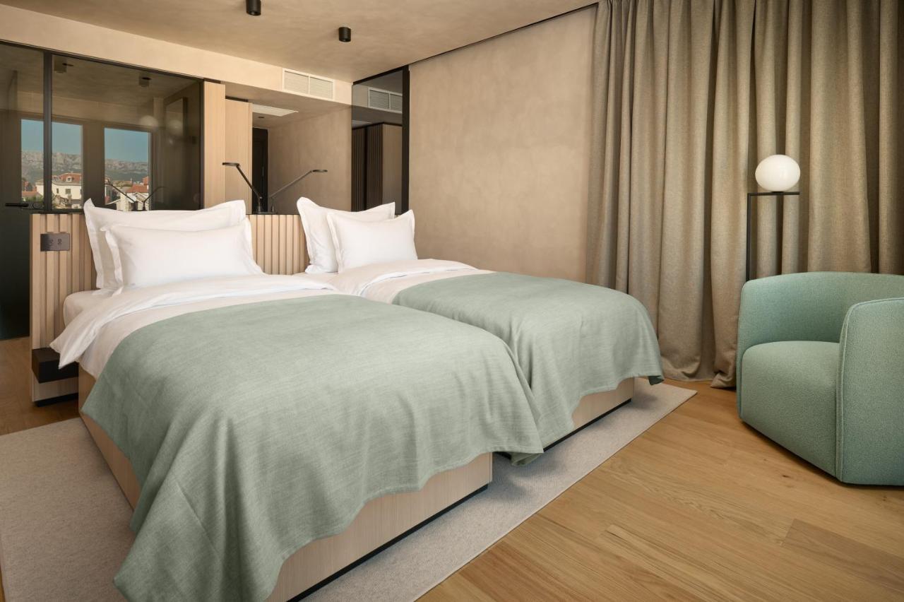 Hotel Ambasador Split Kültér fotó Deluxe room