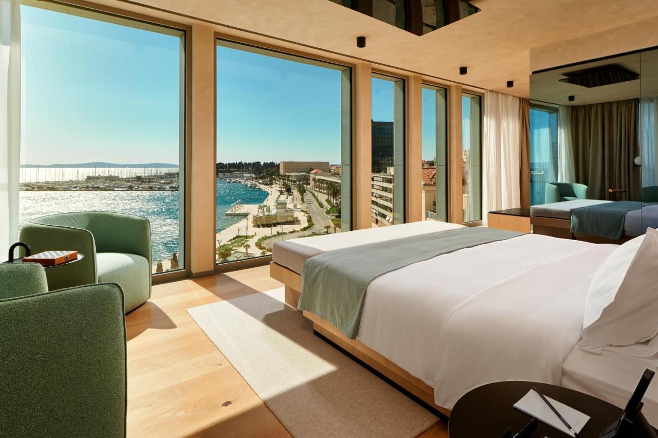 Hotel Ambasador Split Kültér fotó A room at the Mandarin Oriental, Munich