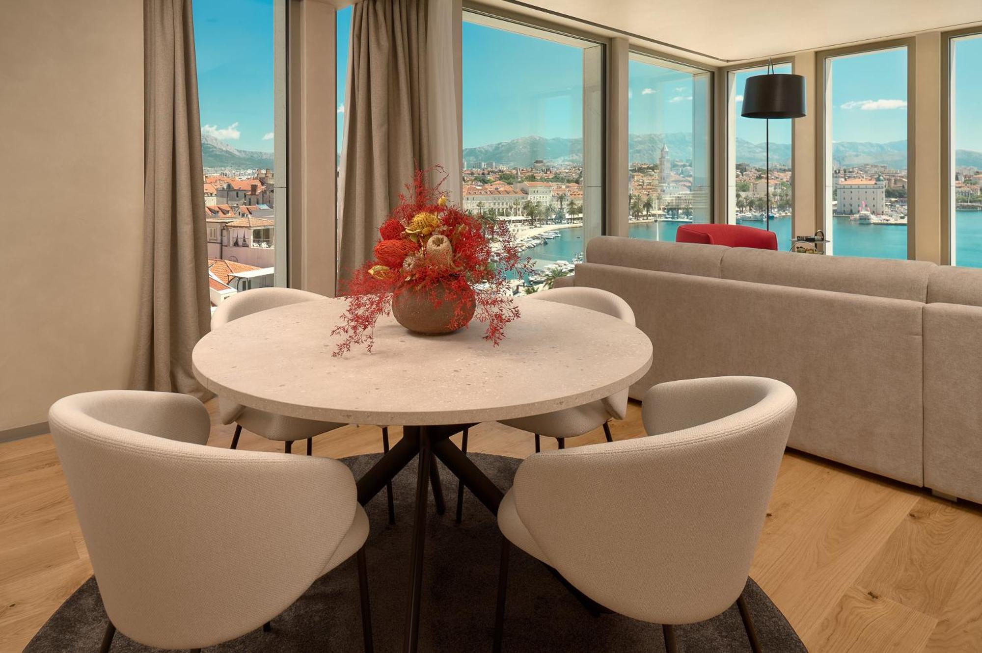 Hotel Ambasador Split Kültér fotó Virtual staging of a dining room